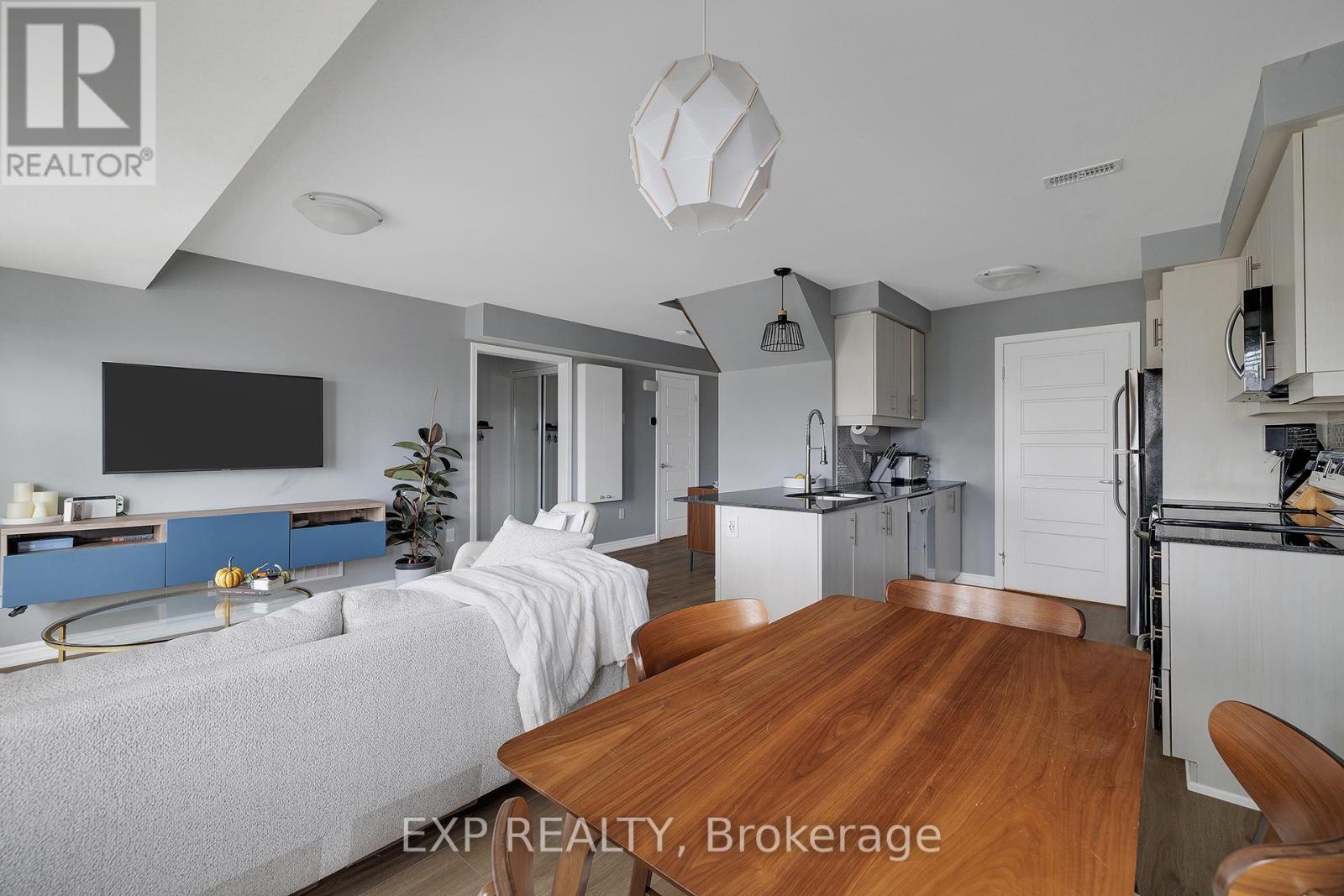 904 Apple Hill Lane, Kitchener, Ontario  N2R 1P6 - Photo 6 - X12852836