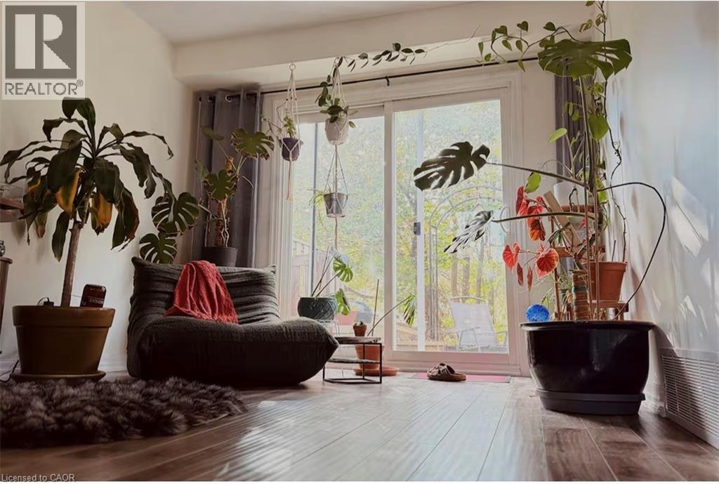 279 Bluevale Street N, Waterloo, Ontario  N2J 4L8 - Photo 2 - 40807772