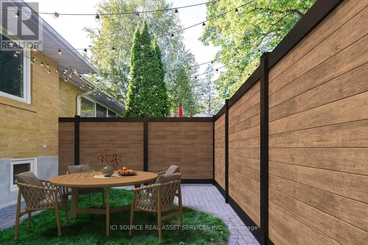 19 Ivy Lea Crescent, Toronto, Ontario  M8Y 2B5 - Photo 2 - W12852872