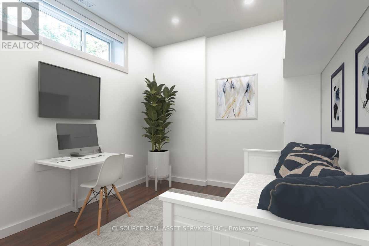 19 Ivy Lea Crescent, Toronto, Ontario  M8Y 2B5 - Photo 7 - W12852872