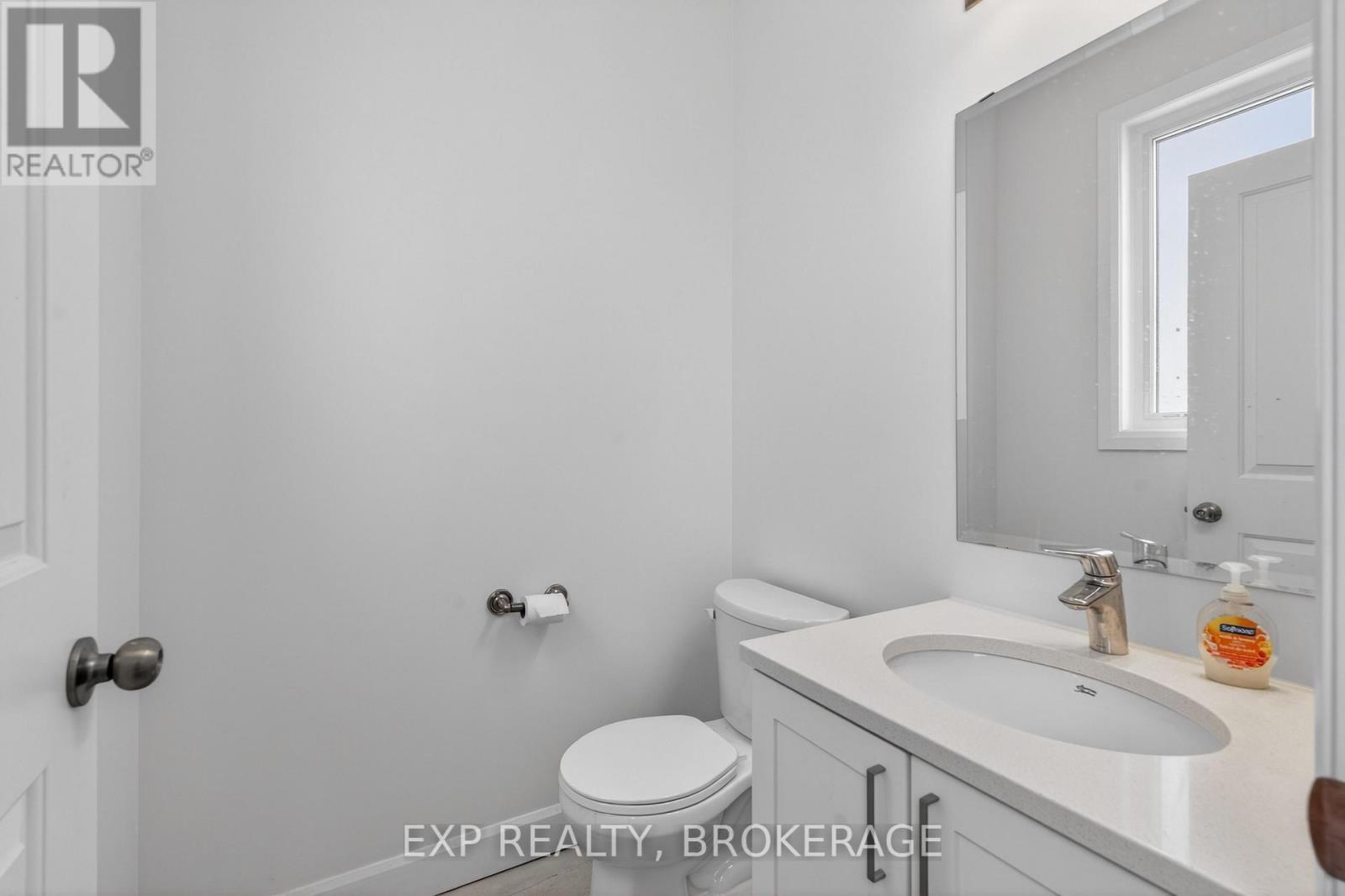 9 Erie Court E, Loyalist (Amherstview), Ontario  K7N 0E3 - Photo 17 - X12852816