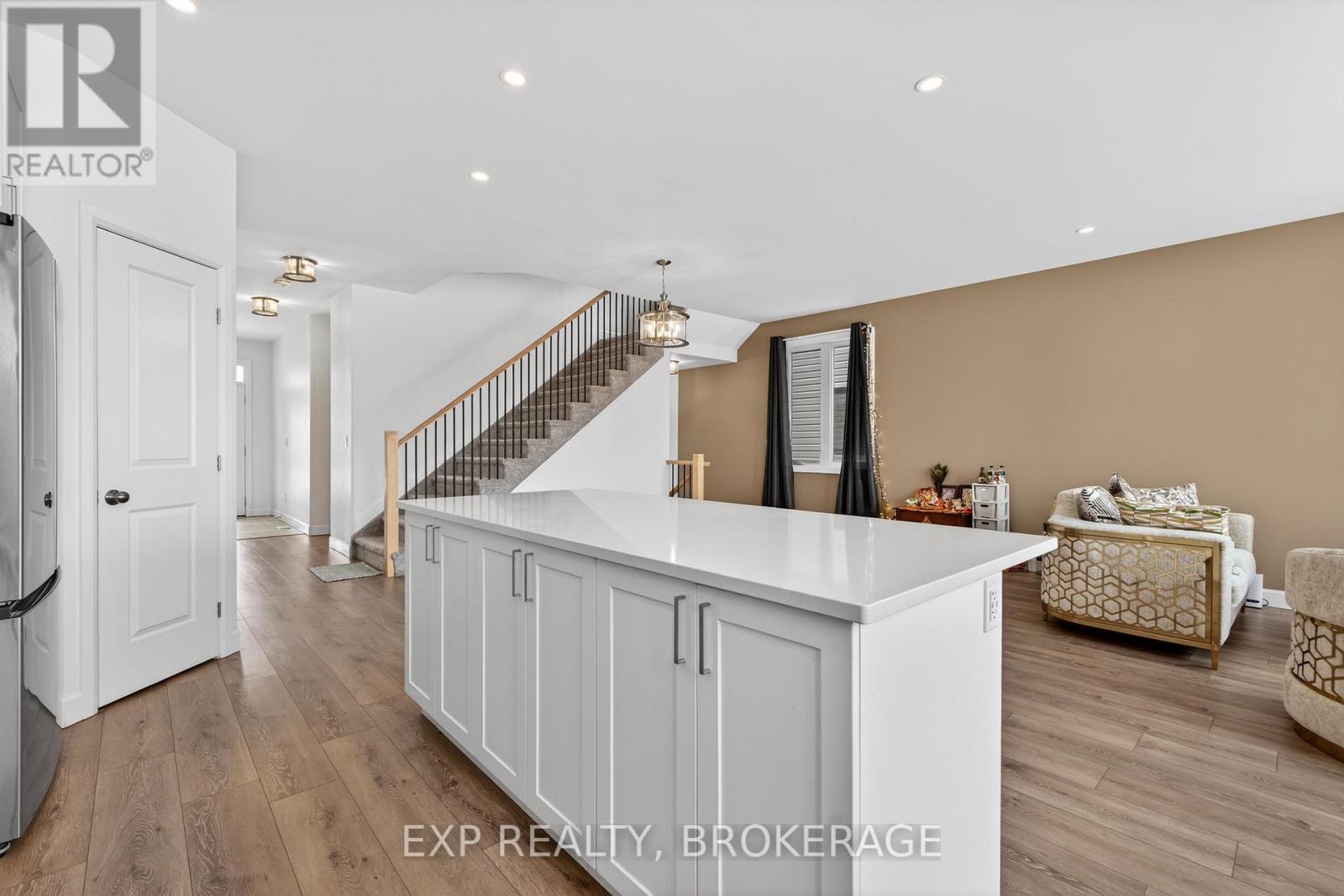 9 Erie Court E, Loyalist (Amherstview), Ontario  K7N 0E3 - Photo 15 - X12852816