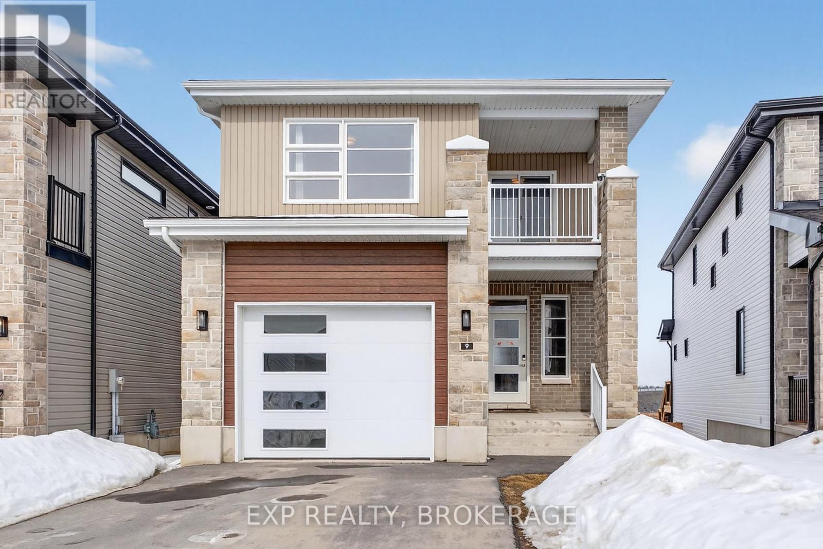 9 Erie Court E, Loyalist (Amherstview), Ontario  K7N 0E3 - Photo 3 - X12852816