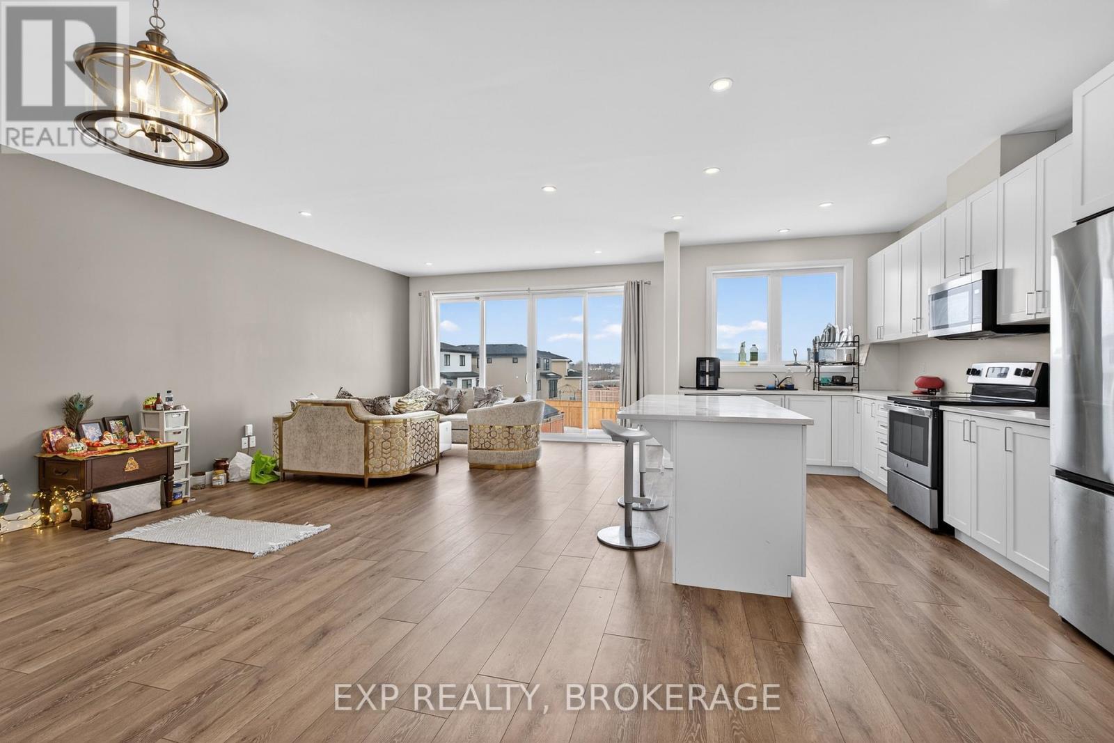 9 Erie Court E, Loyalist (Amherstview), Ontario  K7N 0E3 - Photo 7 - X12852816