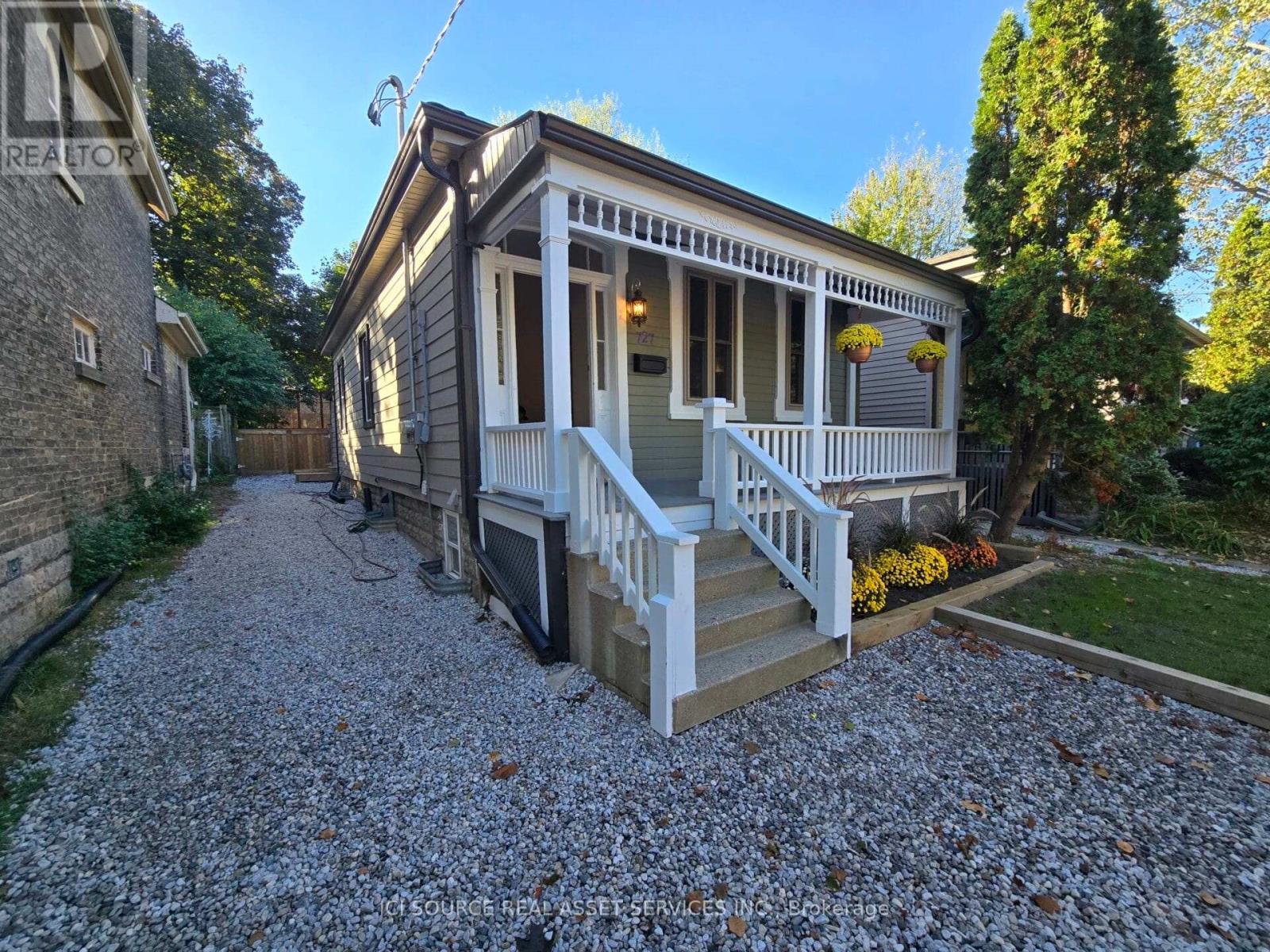 727 Queens Avenue, London East, Ontario  N5W 3H4 - Photo 2 - X12852914