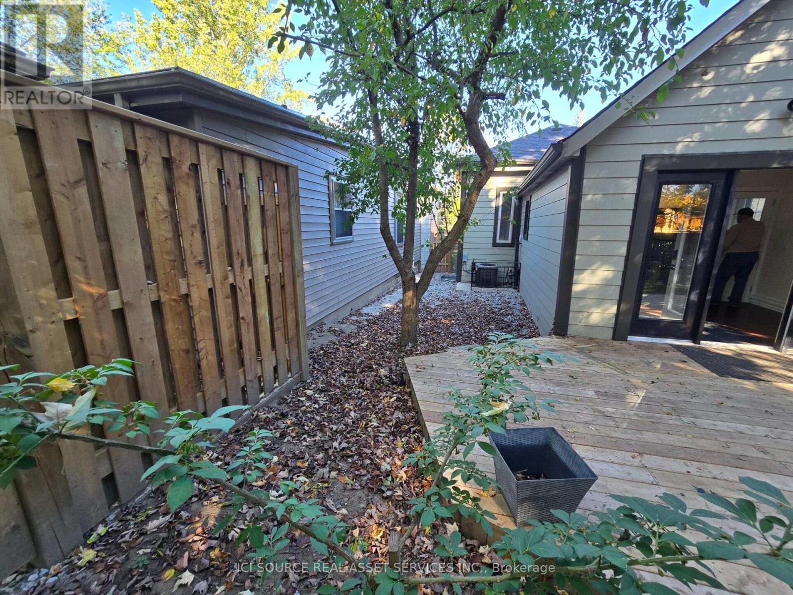 727 Queens Avenue, London East, Ontario  N5W 3H4 - Photo 30 - X12852914