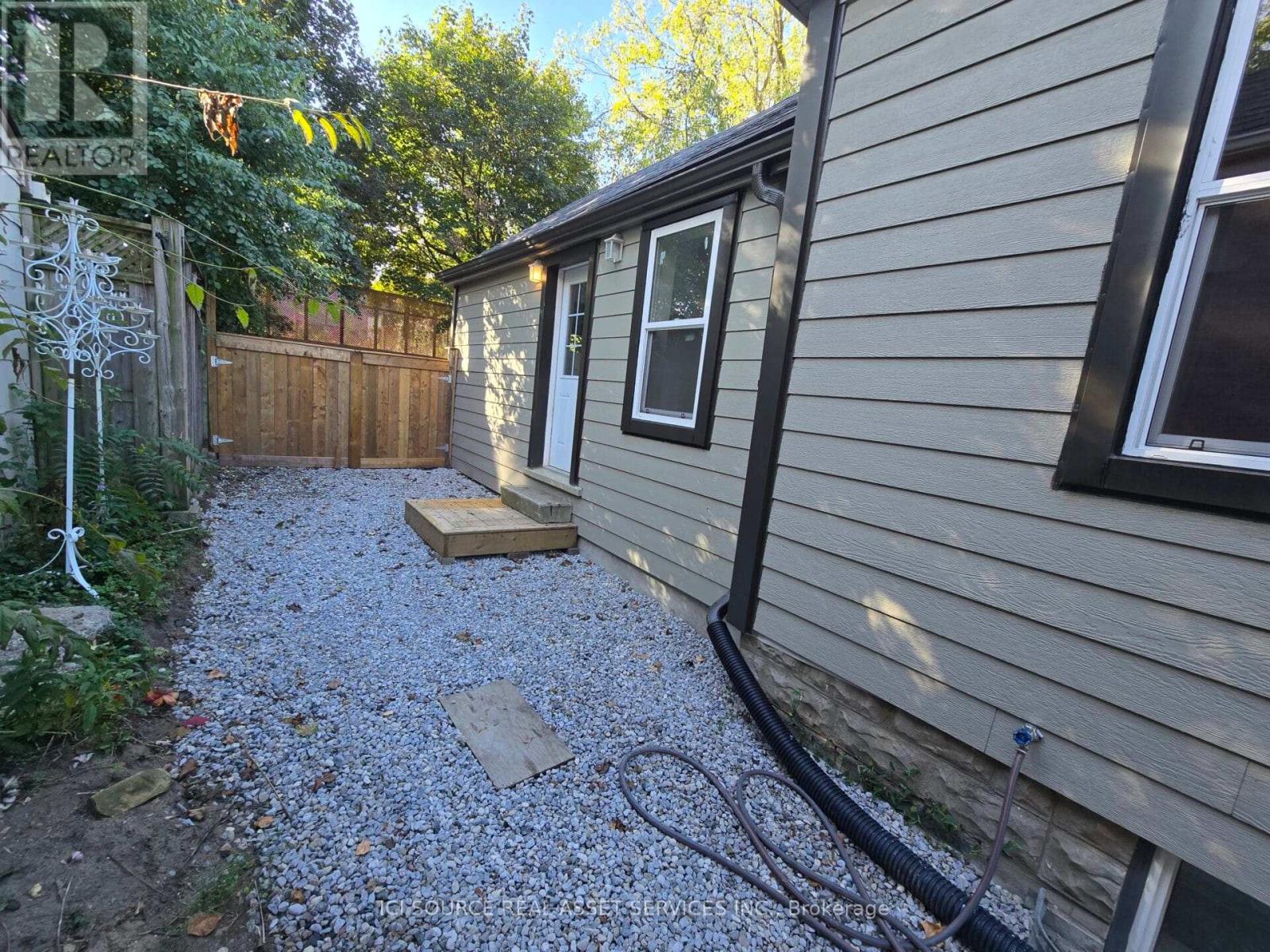 727 Queens Avenue, London East, Ontario  N5W 3H4 - Photo 34 - X12852914