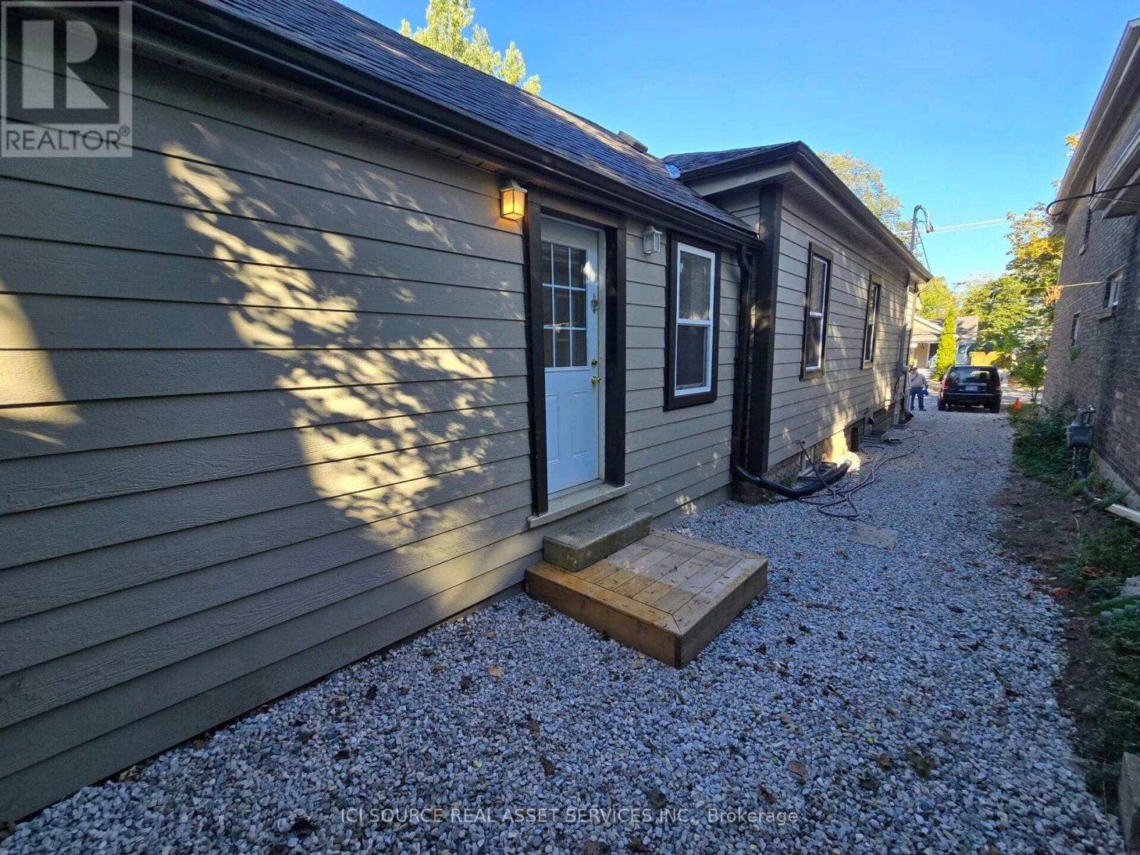 727 Queens Avenue, London East, Ontario  N5W 3H4 - Photo 35 - X12852914