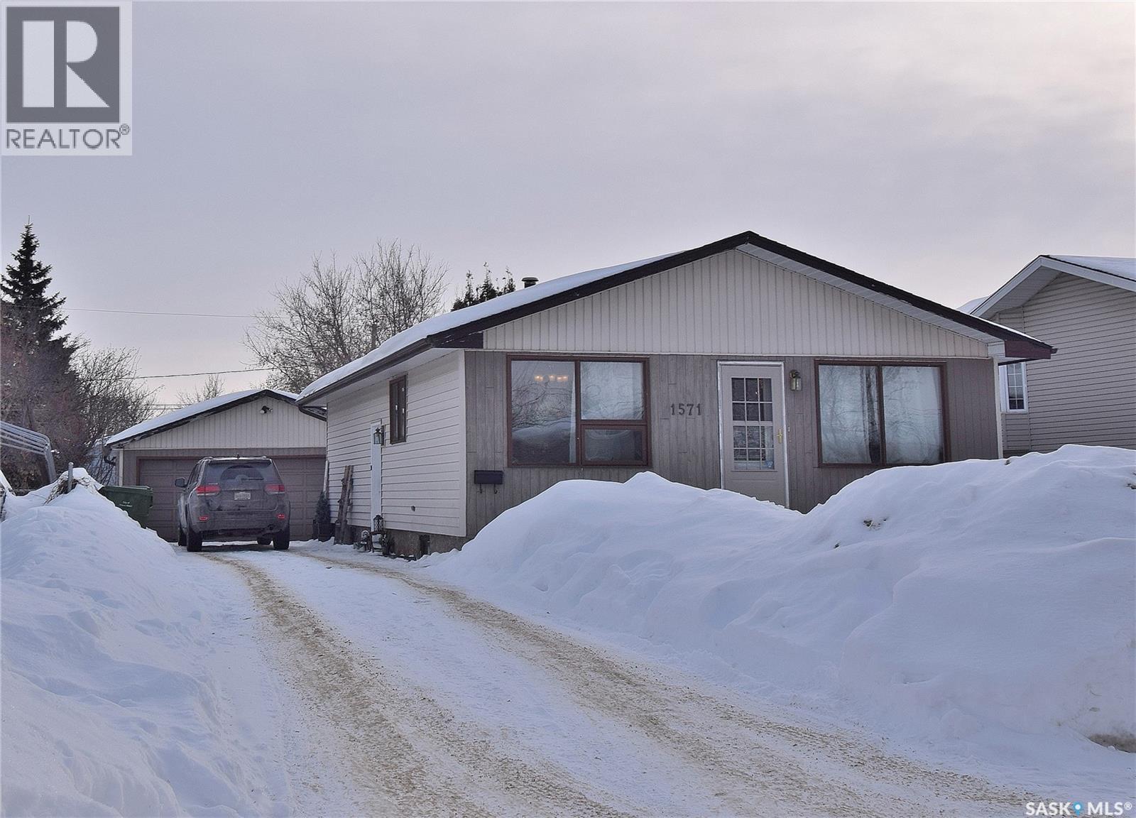 1571 1st Street E, Prince Albert, Saskatchewan  S6V 0E8 - Photo 1 - SK029562