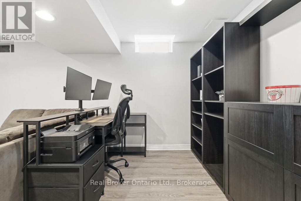 31 Four Winds Drive, Whitby, Ontario  L1N 9R8 - Photo 34 - E12852954