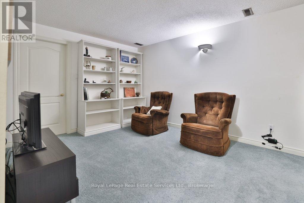 4 - 2407 Woodward Avenue, Burlington, Ontario  L7R 4J2 - Photo 32 - W12851222