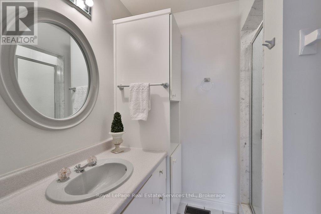 4 - 2407 Woodward Avenue, Burlington, Ontario  L7R 4J2 - Photo 22 - W12851222