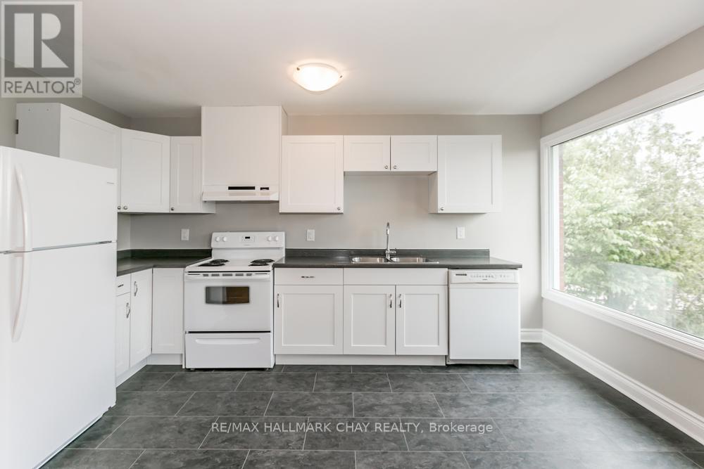 155 B Cumberland Street, Barrie (Allandale), Ontario  L4N 2P9 - Photo 13 - S12852956