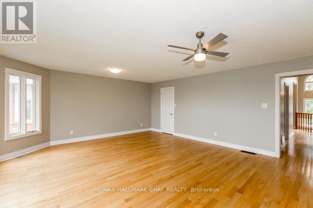 155 B Cumberland Street, Barrie (Allandale), Ontario  L4N 2P9 - Photo 15 - S12852956