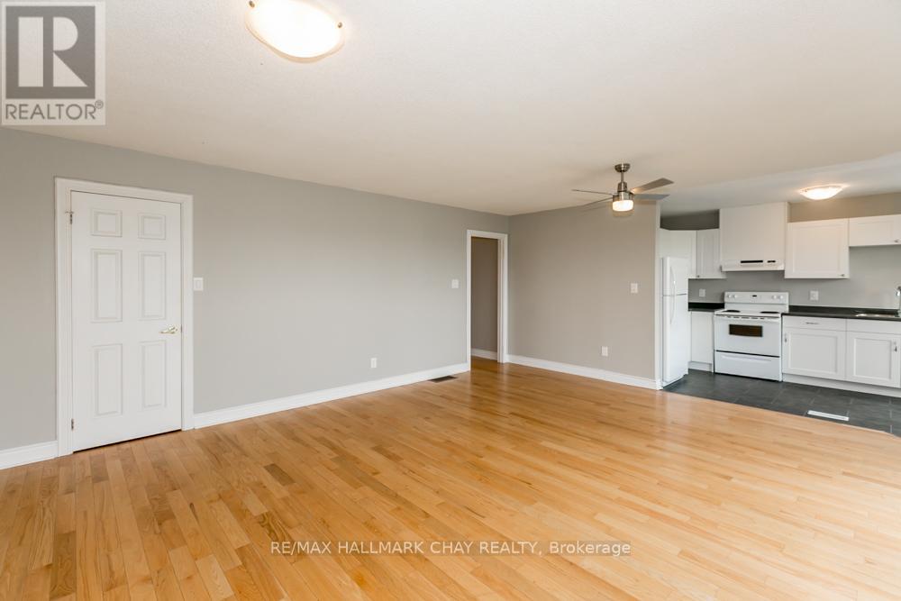 155 B Cumberland Street, Barrie (Allandale), Ontario  L4N 2P9 - Photo 17 - S12852956