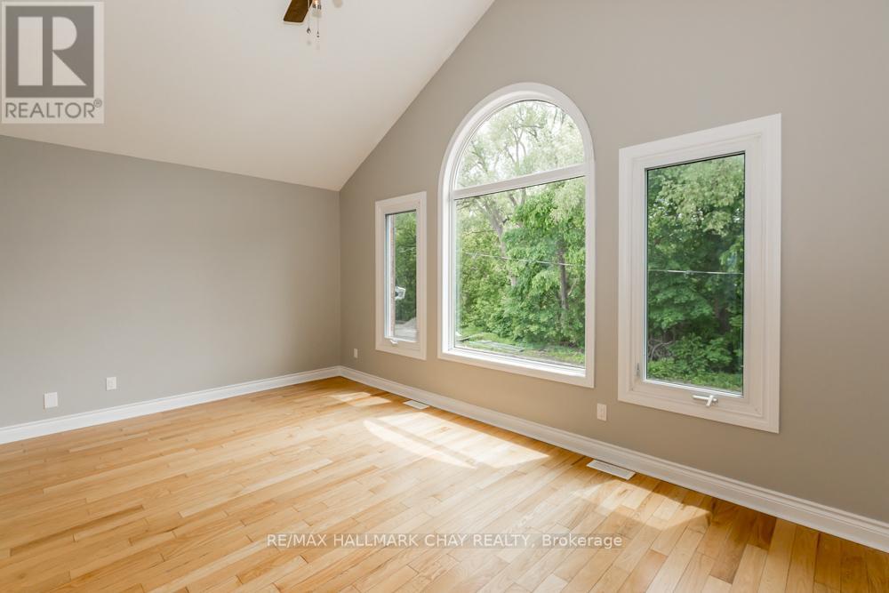 155 B Cumberland Street, Barrie (Allandale), Ontario  L4N 2P9 - Photo 18 - S12852956