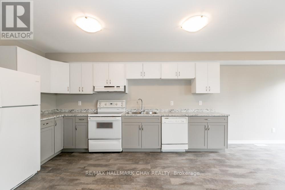 155 B Cumberland Street, Barrie (Allandale), Ontario  L4N 2P9 - Photo 2 - S12852956