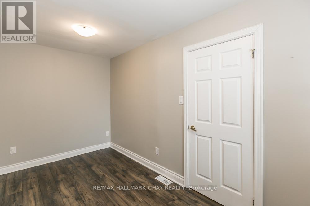 155 B Cumberland Street, Barrie (Allandale), Ontario  L4N 2P9 - Photo 21 - S12852956