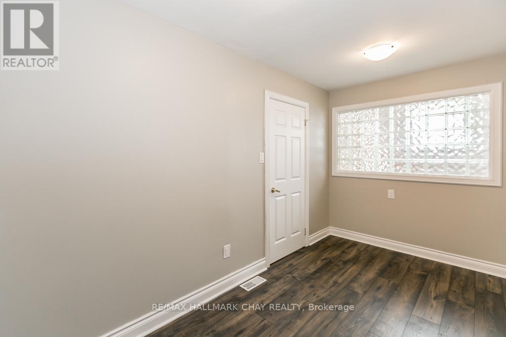 155 B Cumberland Street, Barrie (Allandale), Ontario  L4N 2P9 - Photo 22 - S12852956