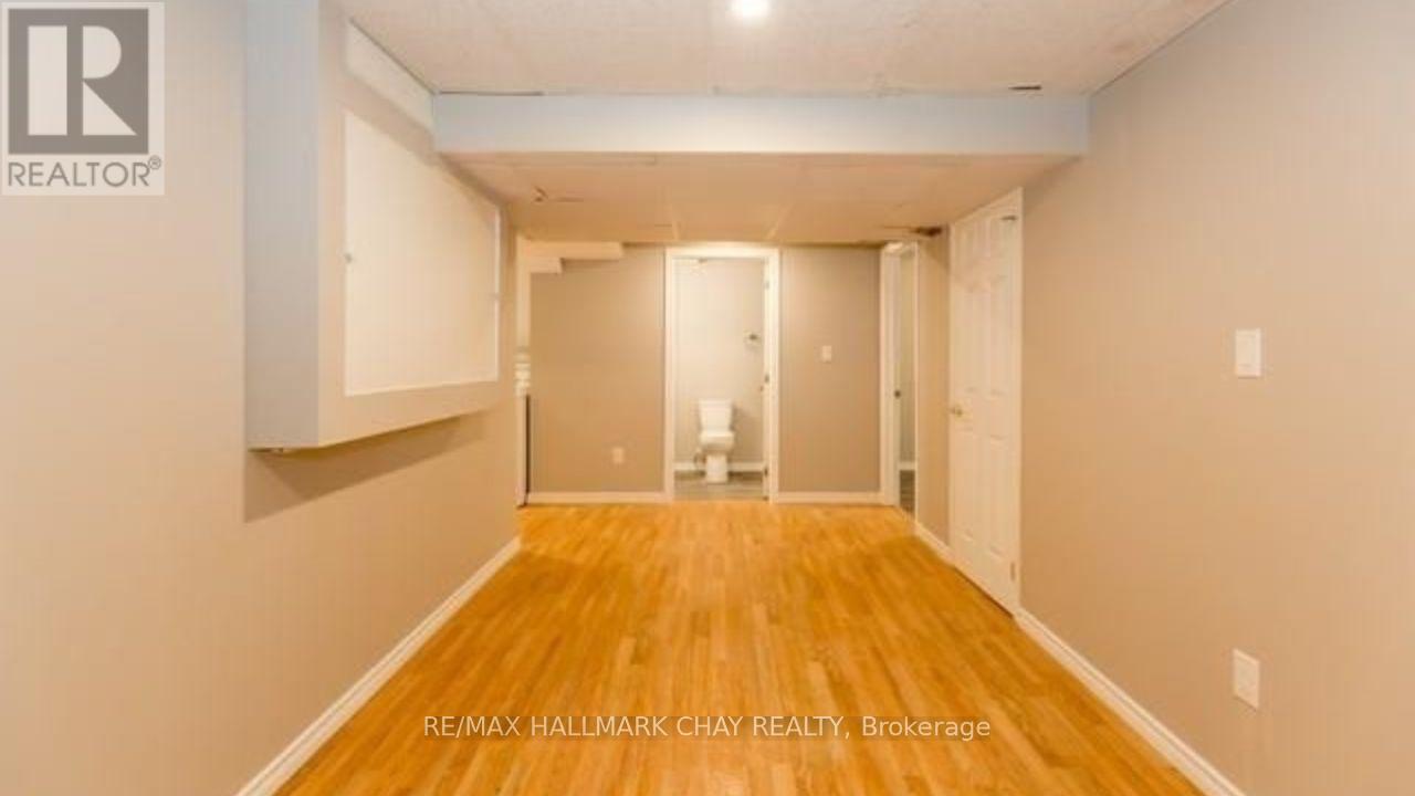 155 B Cumberland Street, Barrie (Allandale), Ontario  L4N 2P9 - Photo 9 - S12852956