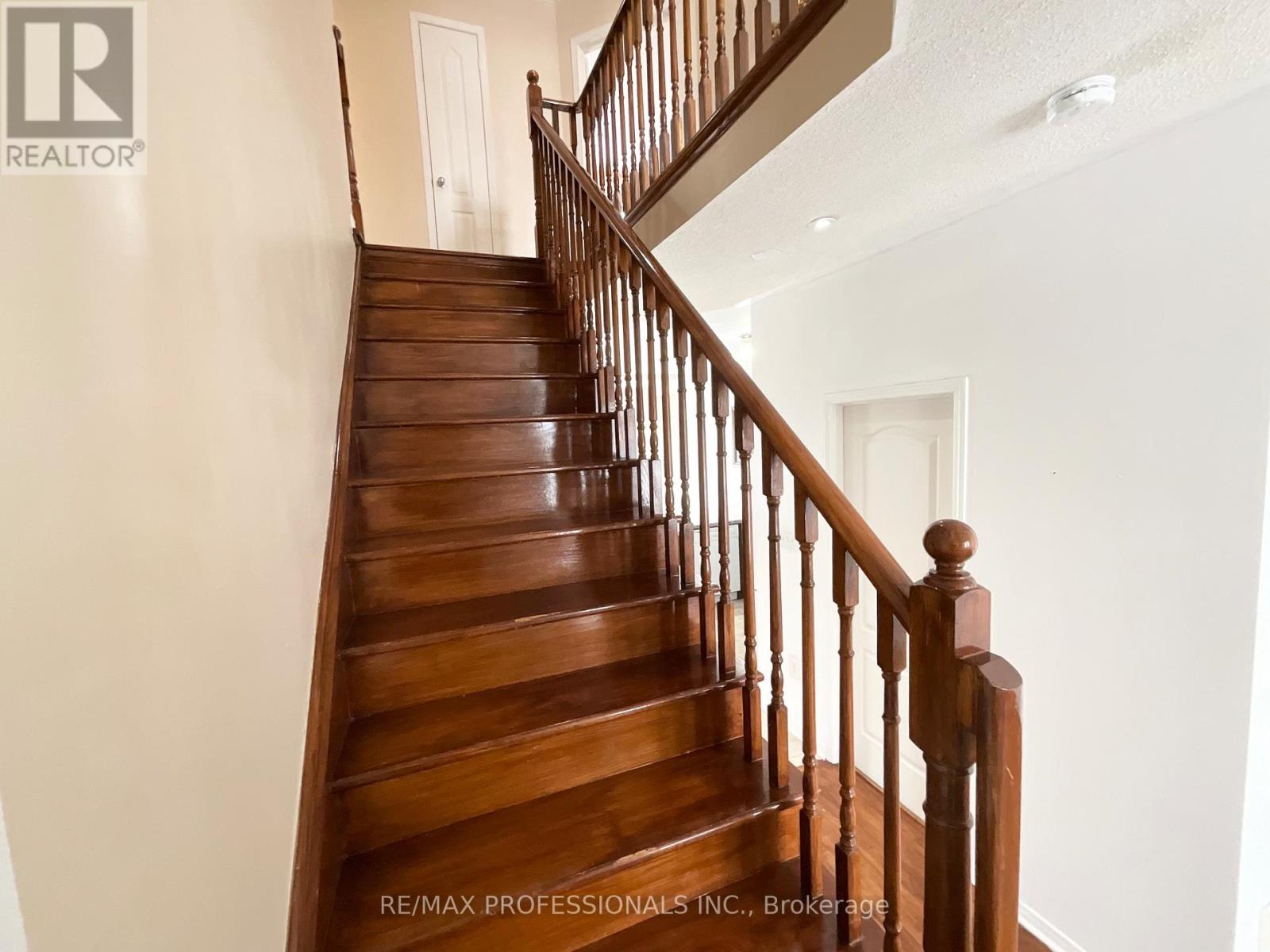 3056 Mcdowell Drive, Mississauga, Ontario  L5M 6J4 - Photo 18 - W12764862