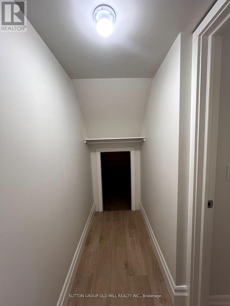 Lower - 27 Pear Tree Mews, Toronto (Dovercourt-Wallace Emerson-Junction), Ontario  M6P 4H2 - Photo 16 - W12852958