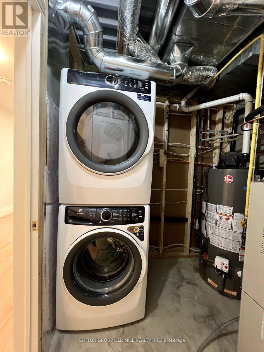 Lower - 27 Pear Tree Mews, Toronto (Dovercourt-Wallace Emerson-Junction), Ontario  M6P 4H2 - Photo 17 - W12852958