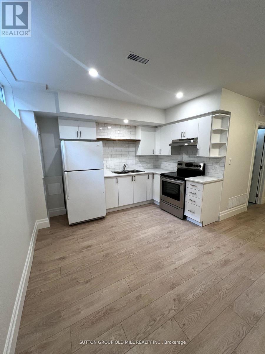 Lower - 27 Pear Tree Mews, Toronto (Dovercourt-Wallace Emerson-Junction), Ontario  M6P 4H2 - Photo 3 - W12852958