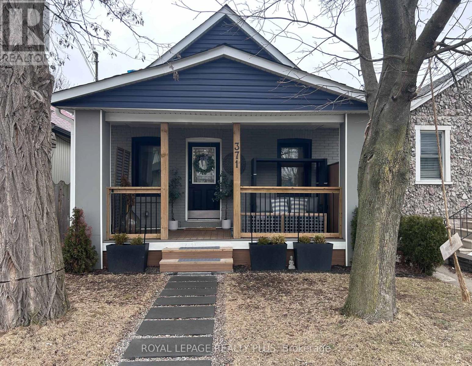 371 UPPER WENTWORTH STREET, Hamilton, Ontario