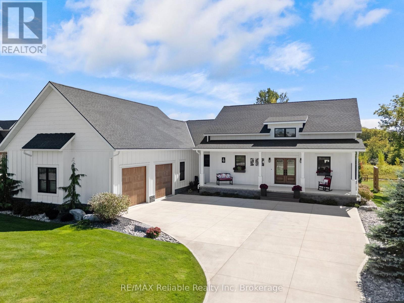 4 FAWN CREEK LANE, Bluewater, Ontario