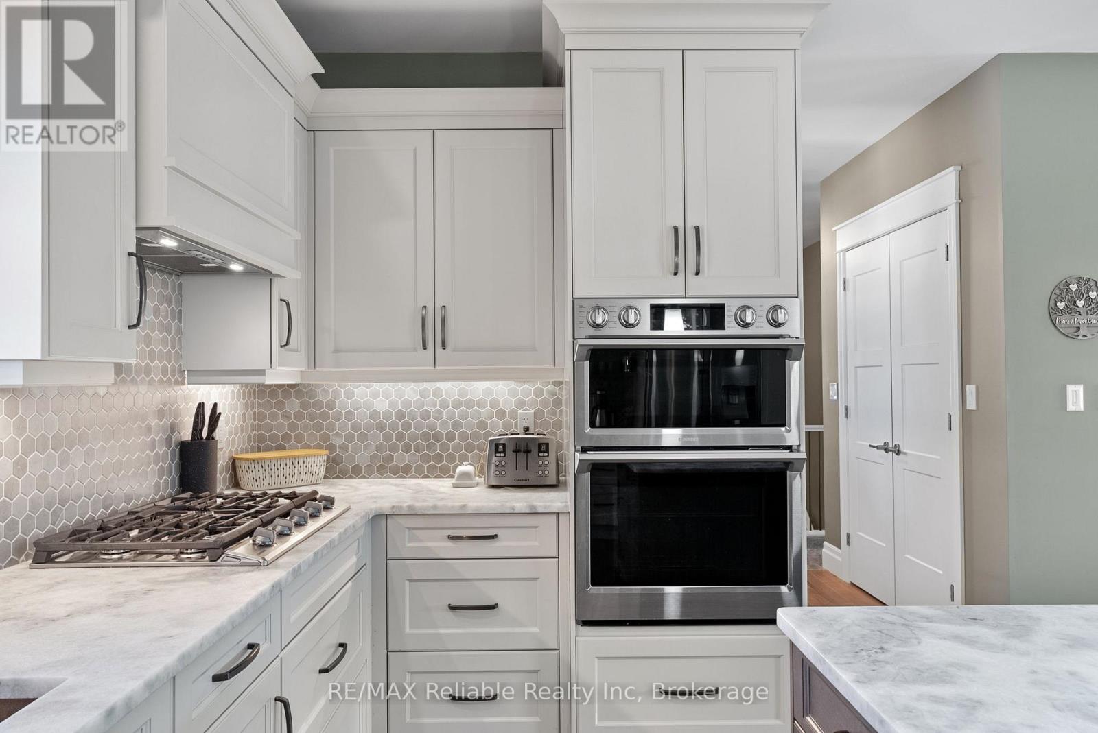 4 Fawn Creek Lane, Bluewater, Ontario  N0M 1G0 - Photo 10 - X12852998