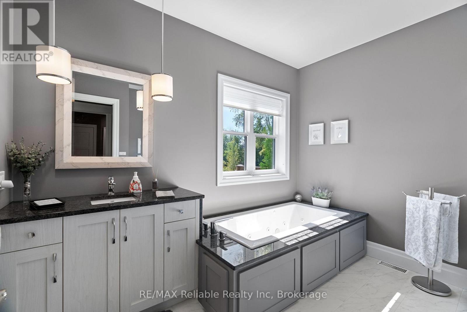 4 Fawn Creek Lane, Bluewater, Ontario  N0M 1G0 - Photo 18 - X12852998