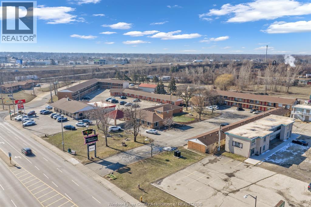 MLS# 26004579: 2885-2899 HOWARD AVENUE, Windsor, Canada