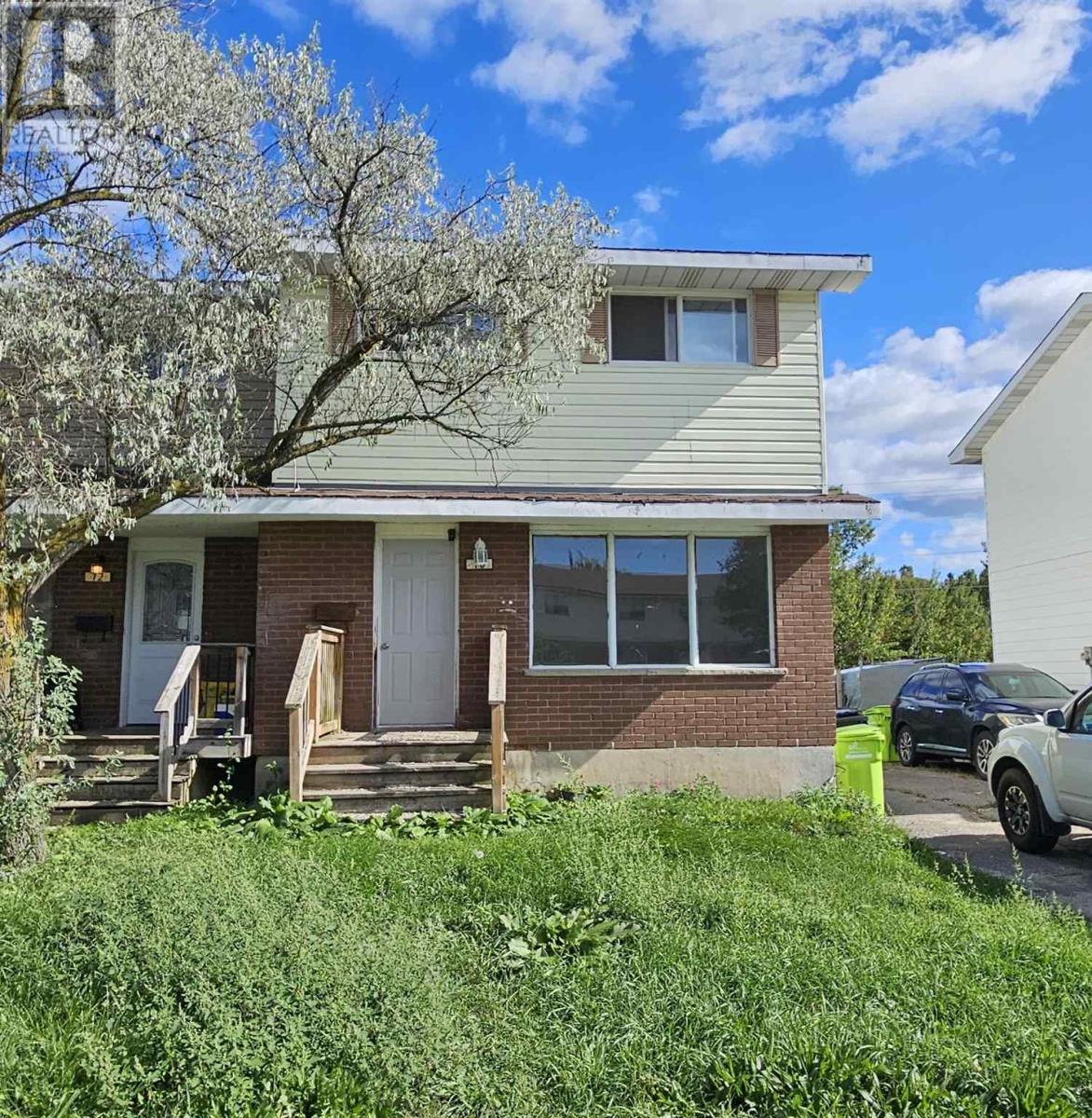 10 Copernicus Dr, Sault Ste. Marie, Ontario P6A 6H2 - Photo 1 - SM253040