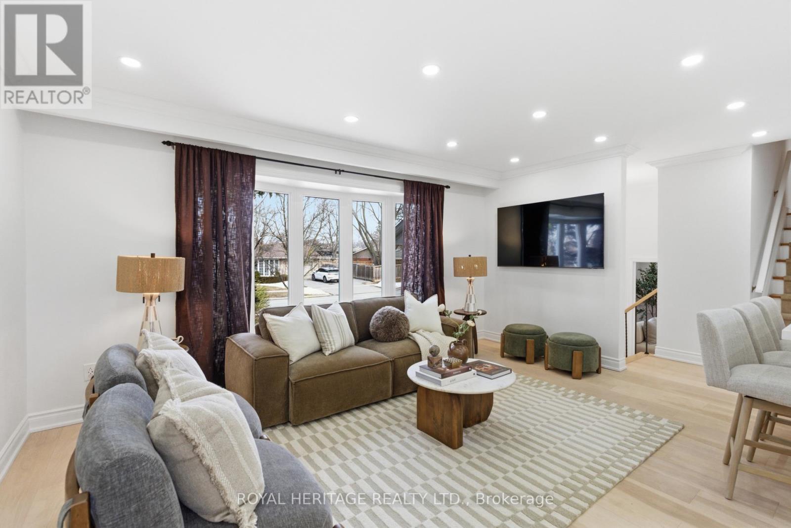 502 Shannon Crescent, Burlington, Ontario  L7L 2R8 - Photo 11 - W12853112