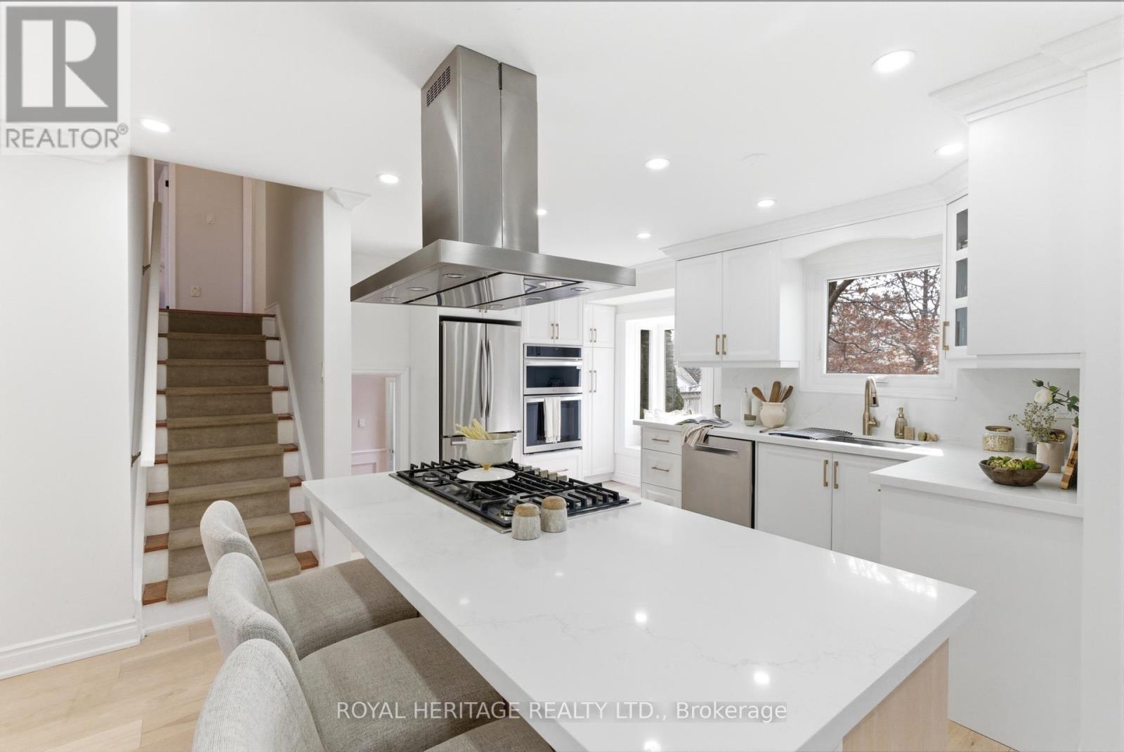 502 Shannon Crescent, Burlington, Ontario  L7L 2R8 - Photo 17 - W12853112