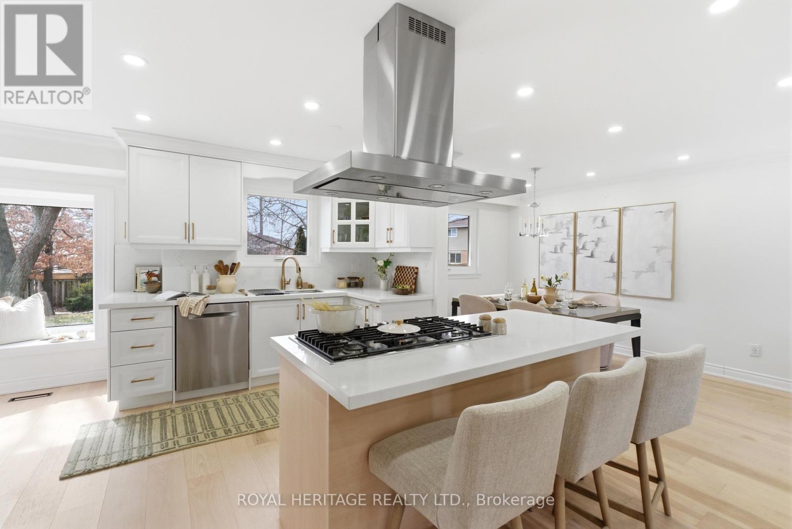 502 Shannon Crescent, Burlington, Ontario  L7L 2R8 - Photo 18 - W12853112