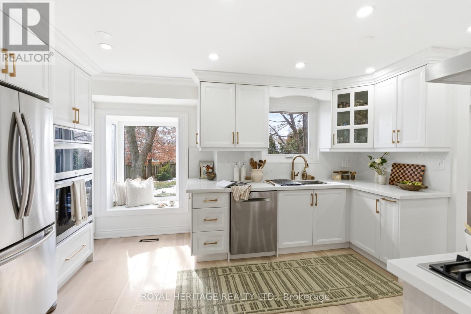 502 Shannon Crescent, Burlington, Ontario  L7L 2R8 - Photo 19 - W12853112