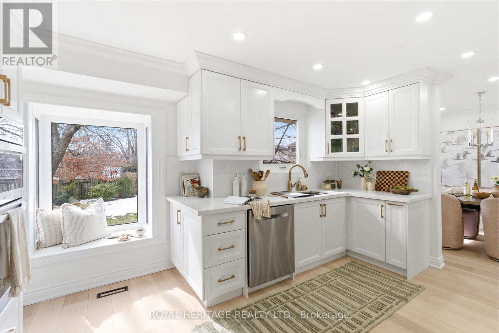 502 Shannon Crescent, Burlington, Ontario  L7L 2R8 - Photo 20 - W12853112