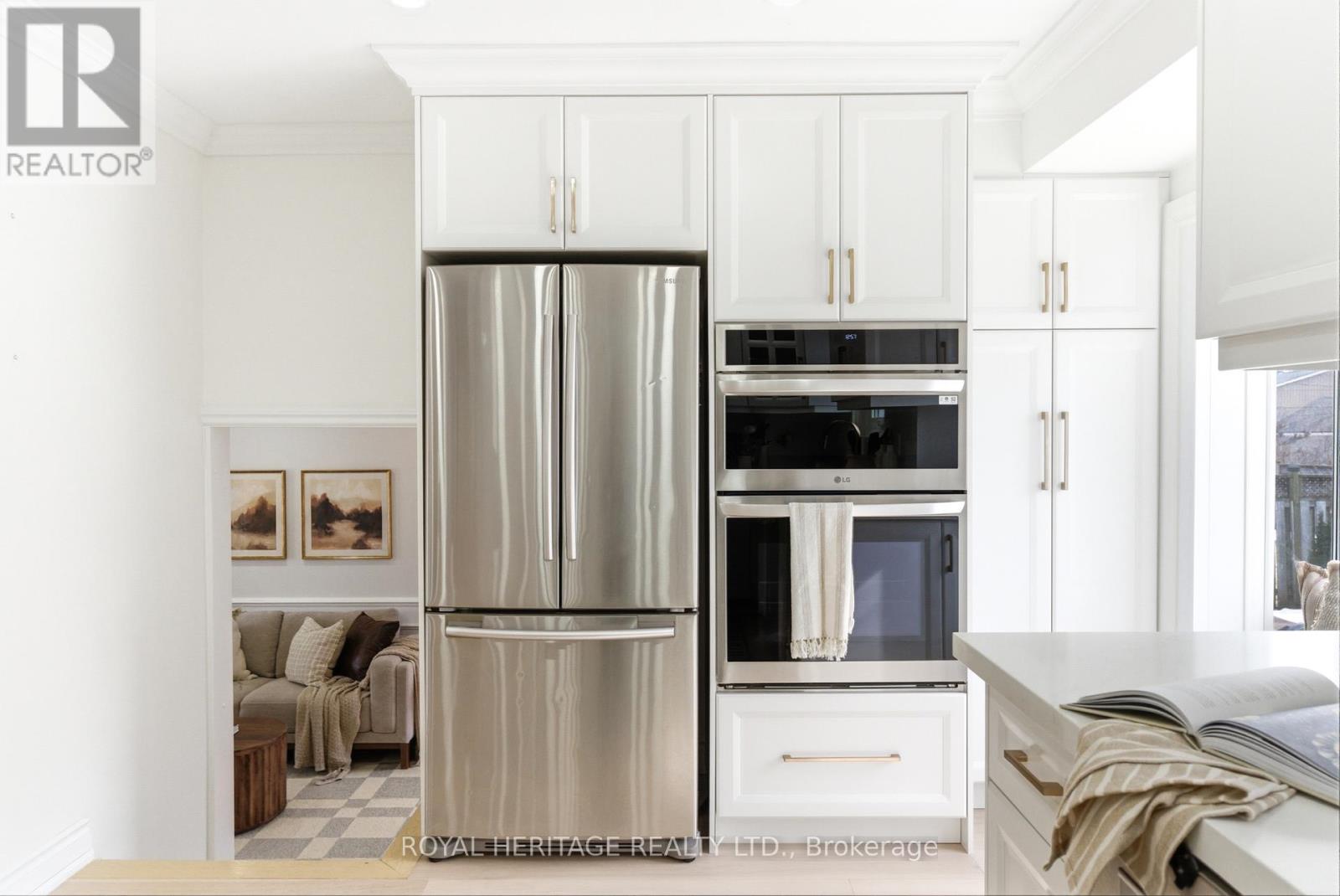 502 Shannon Crescent, Burlington, Ontario  L7L 2R8 - Photo 24 - W12853112