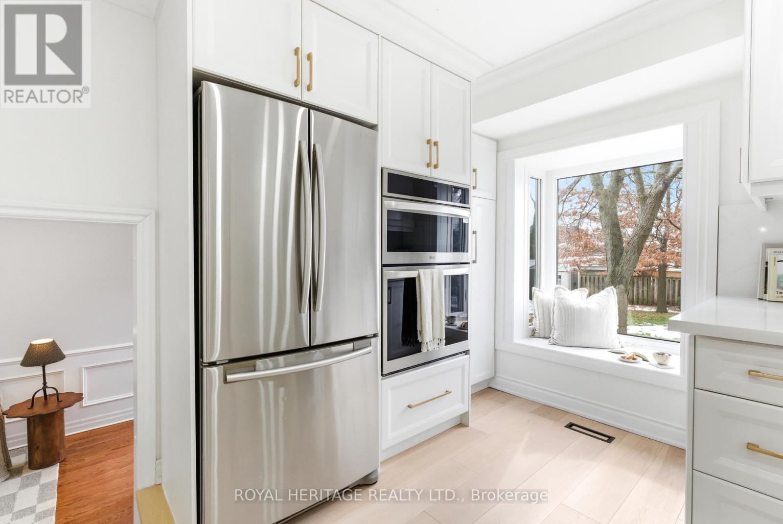 502 Shannon Crescent, Burlington, Ontario  L7L 2R8 - Photo 25 - W12853112