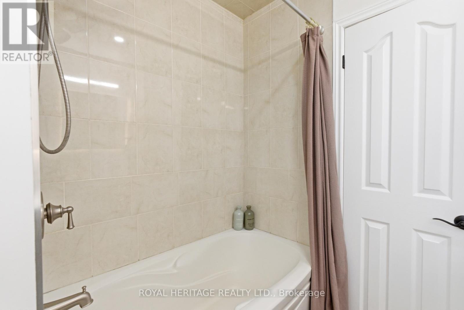 502 Shannon Crescent, Burlington, Ontario  L7L 2R8 - Photo 28 - W12853112