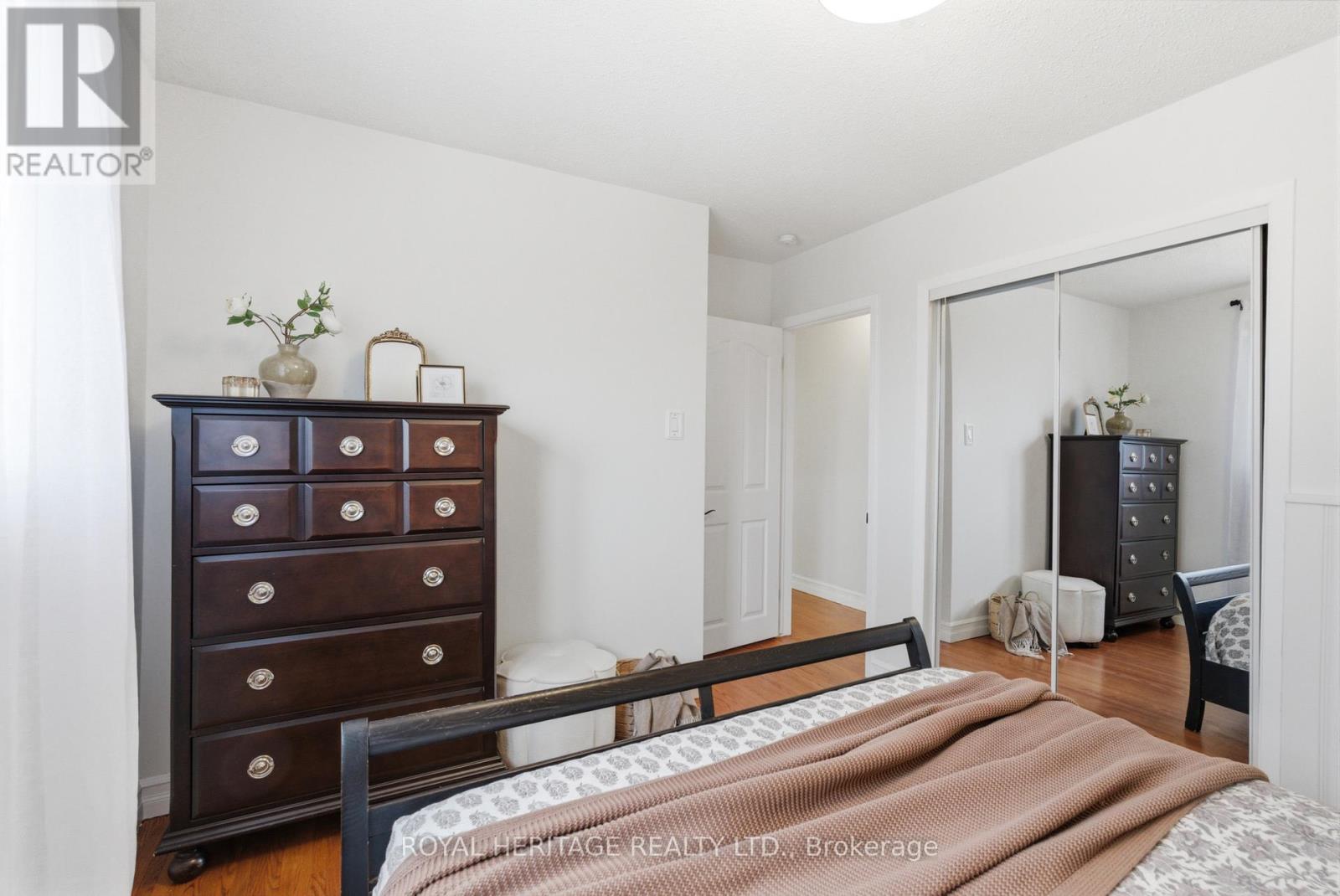 502 Shannon Crescent, Burlington, Ontario  L7L 2R8 - Photo 31 - W12853112