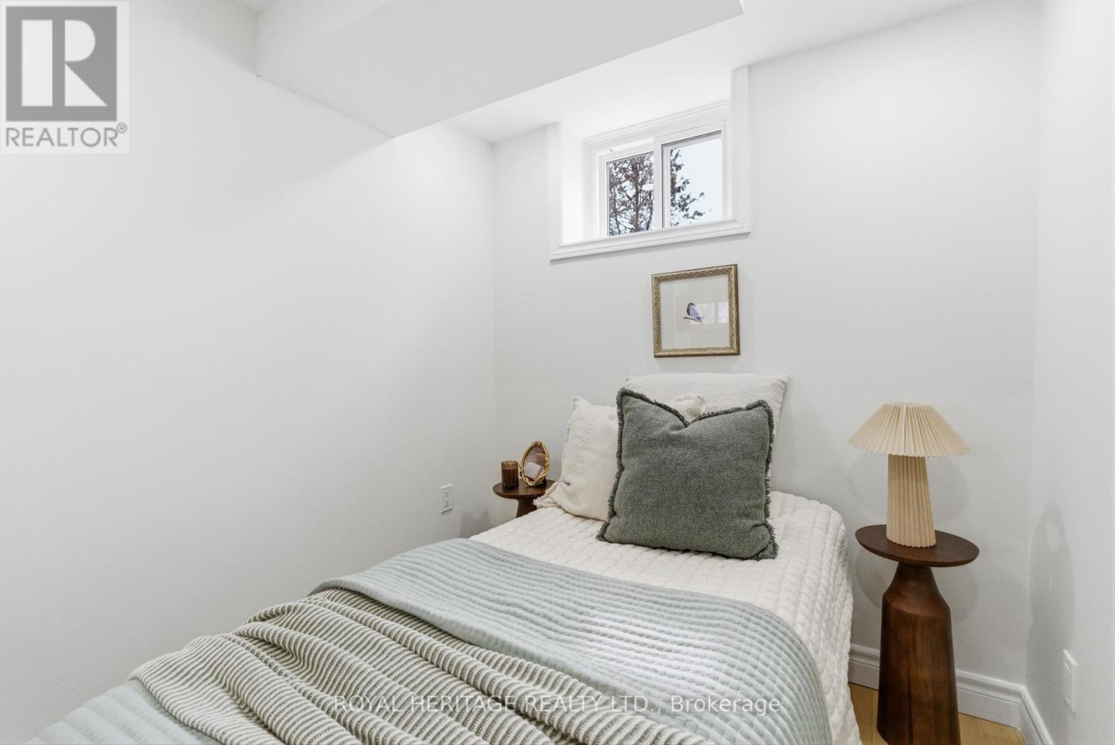 502 Shannon Crescent, Burlington, Ontario  L7L 2R8 - Photo 44 - W12853112