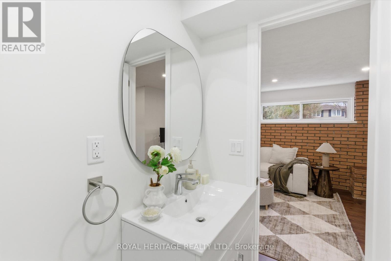 502 Shannon Crescent, Burlington, Ontario  L7L 2R8 - Photo 45 - W12853112