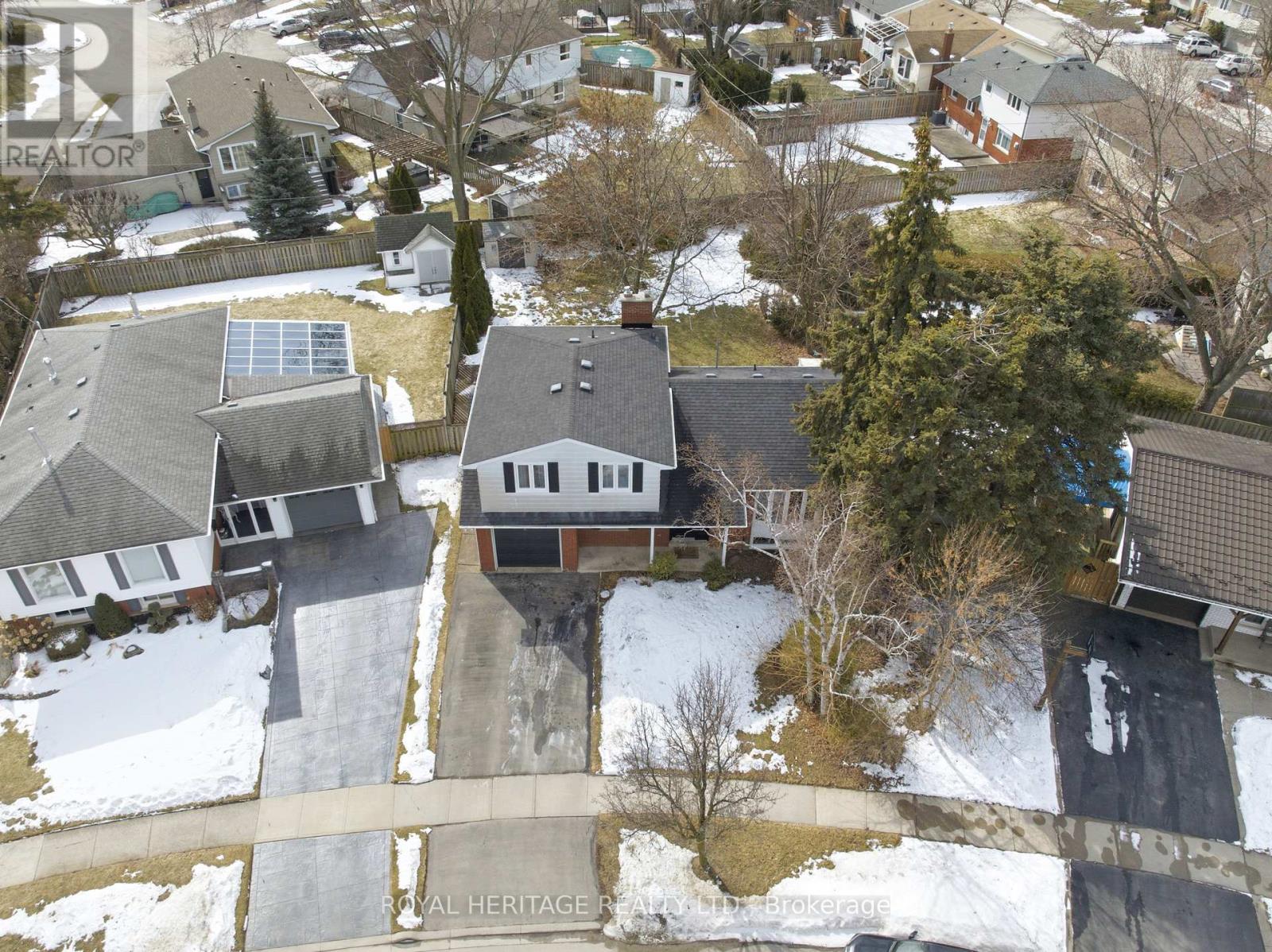 502 Shannon Crescent, Burlington, Ontario  L7L 2R8 - Photo 46 - W12853112