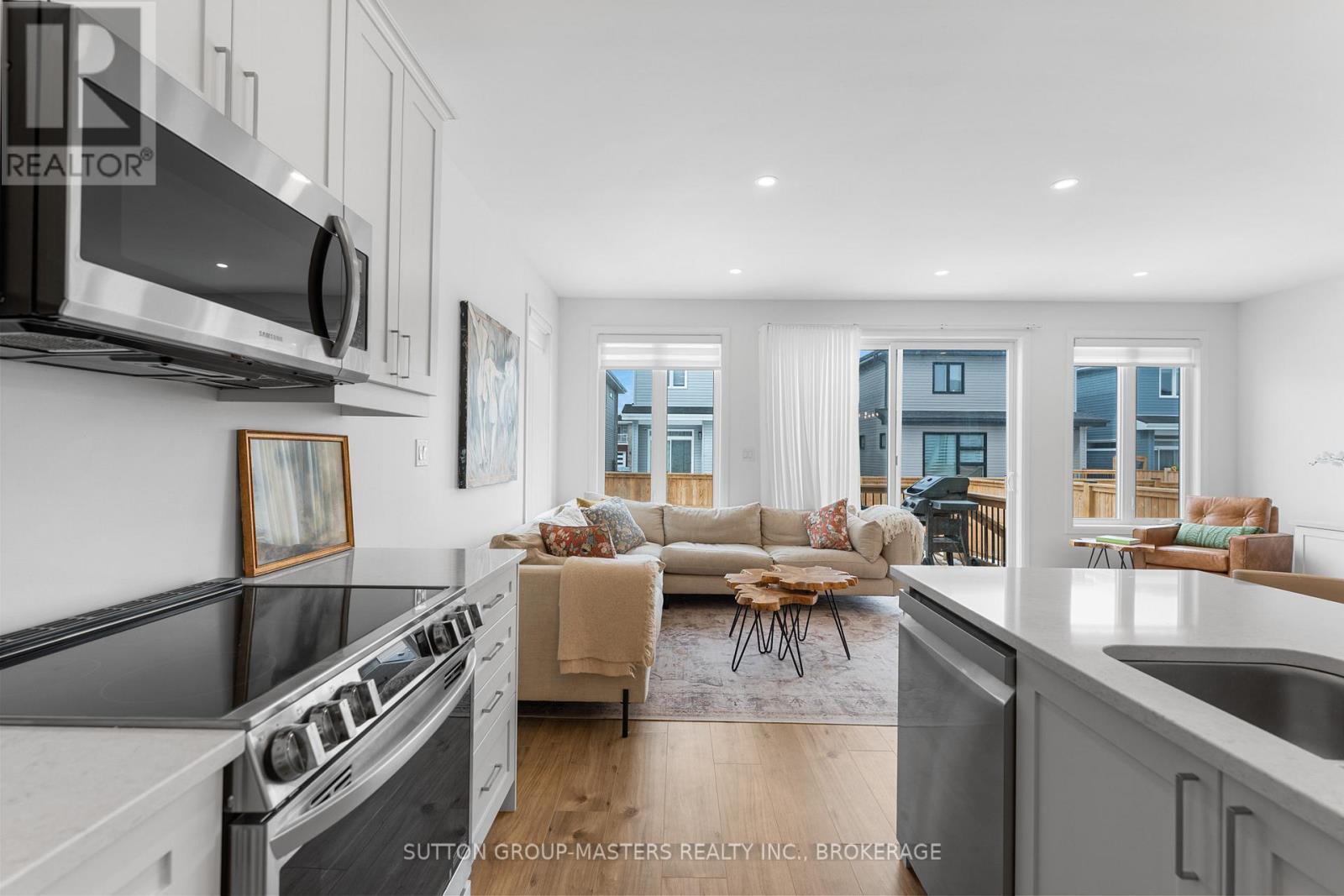 210 Superior Drive, Loyalist (Amherstview), Ontario  K7N 0G1 - Photo 11 - X12853110