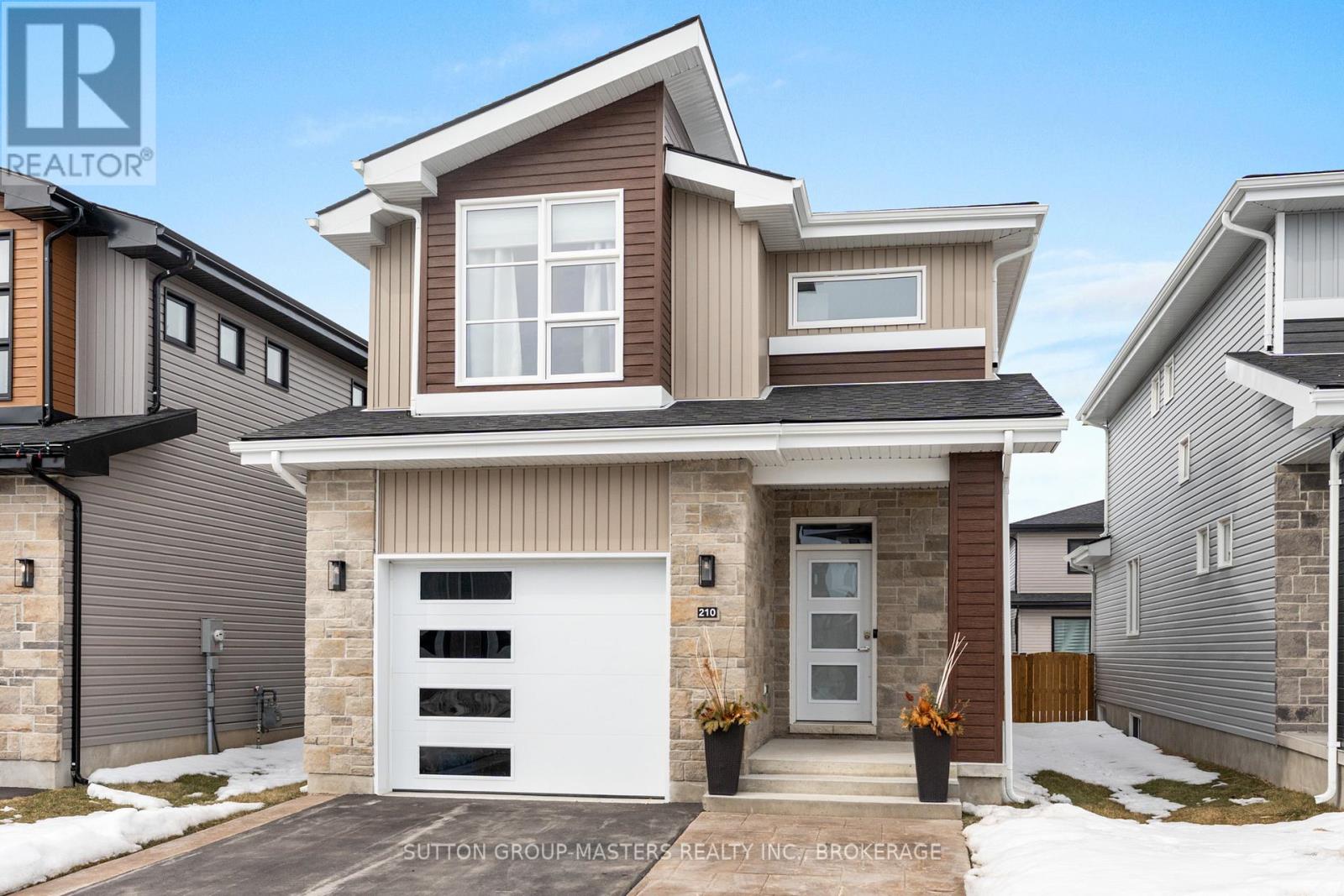 210 Superior Drive, Loyalist (Amherstview), Ontario  K7N 0G1 - Photo 2 - X12853110