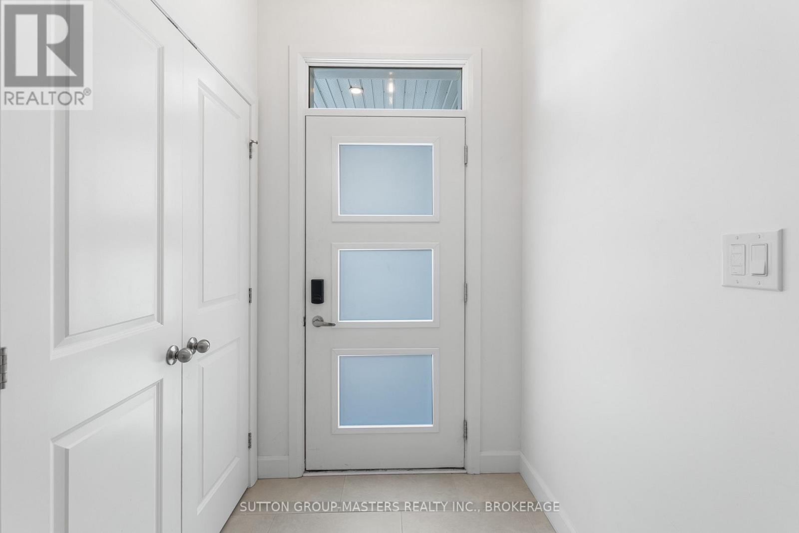 210 Superior Drive, Loyalist (Amherstview), Ontario  K7N 0G1 - Photo 4 - X12853110