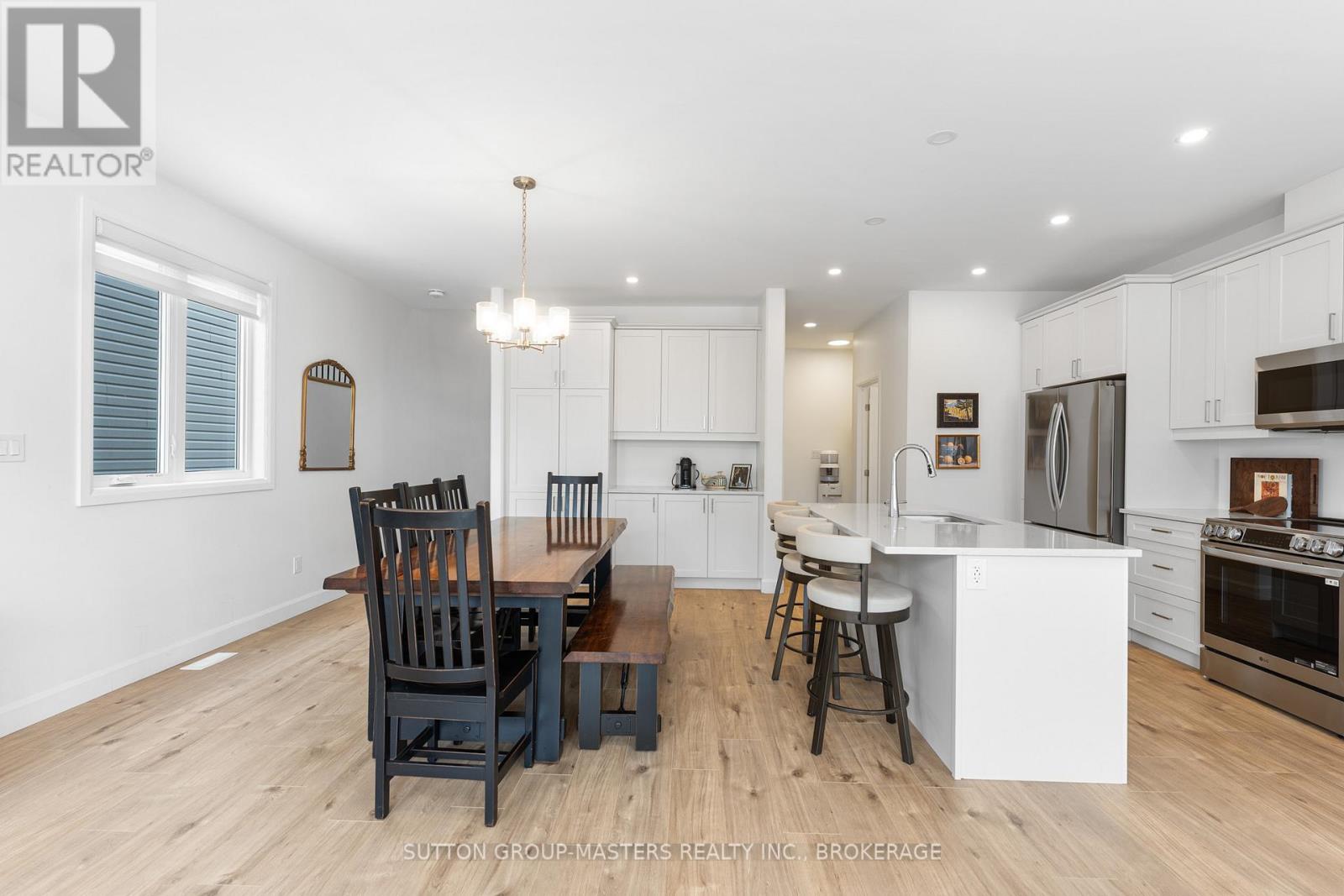 210 Superior Drive, Loyalist (Amherstview), Ontario  K7N 0G1 - Photo 8 - X12853110